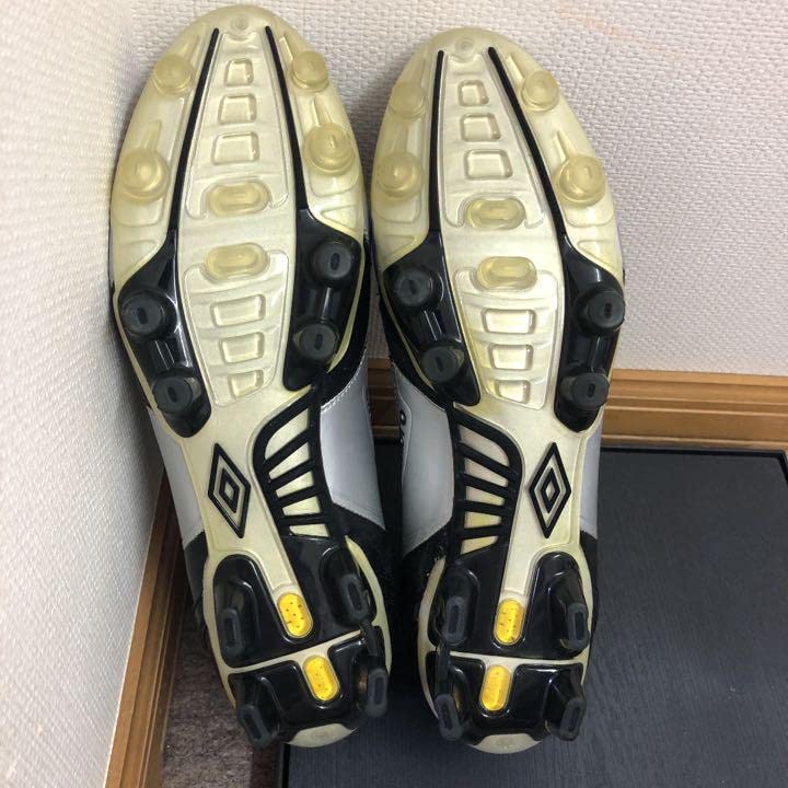 遠藤保仁サイン入りスパイクアンブロステルストロフィーHG サッカー